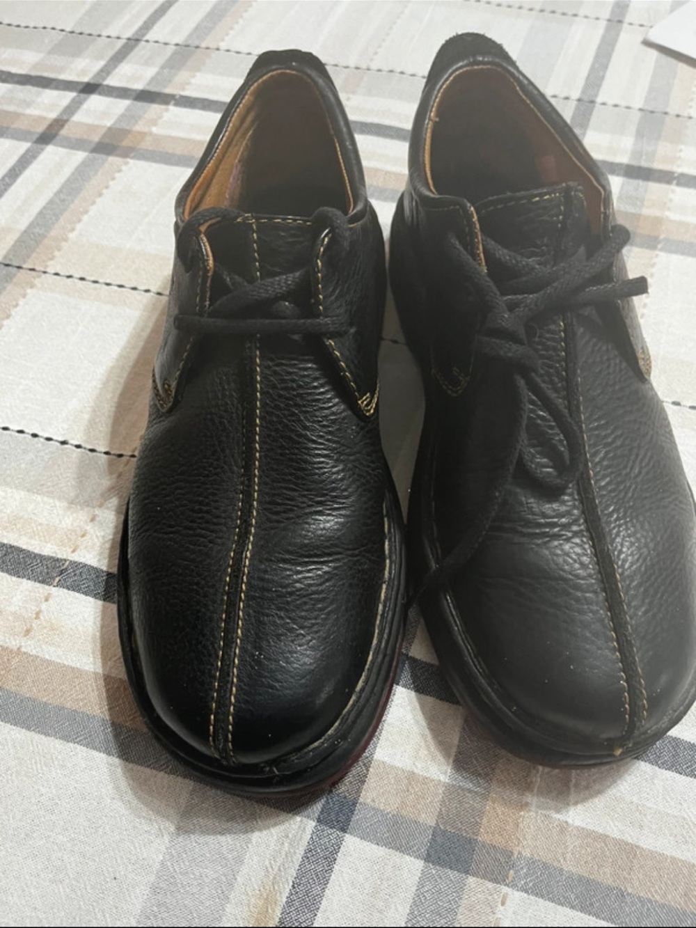 Born Black Leather Oxford Shoes with Contrast Stitching